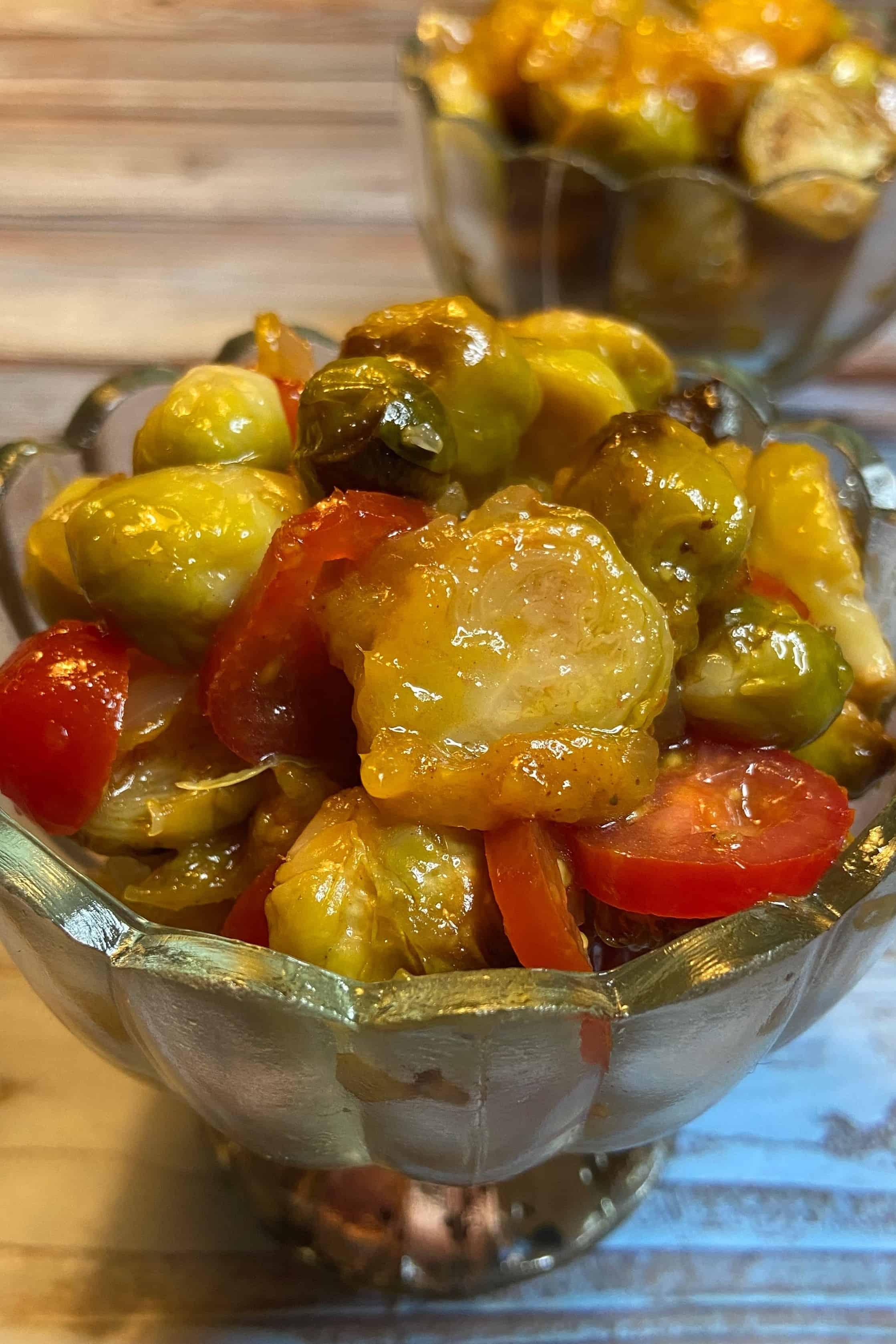 Rezept Mango-Rosenkohl-Salat mit Muskat und Chili, vegan